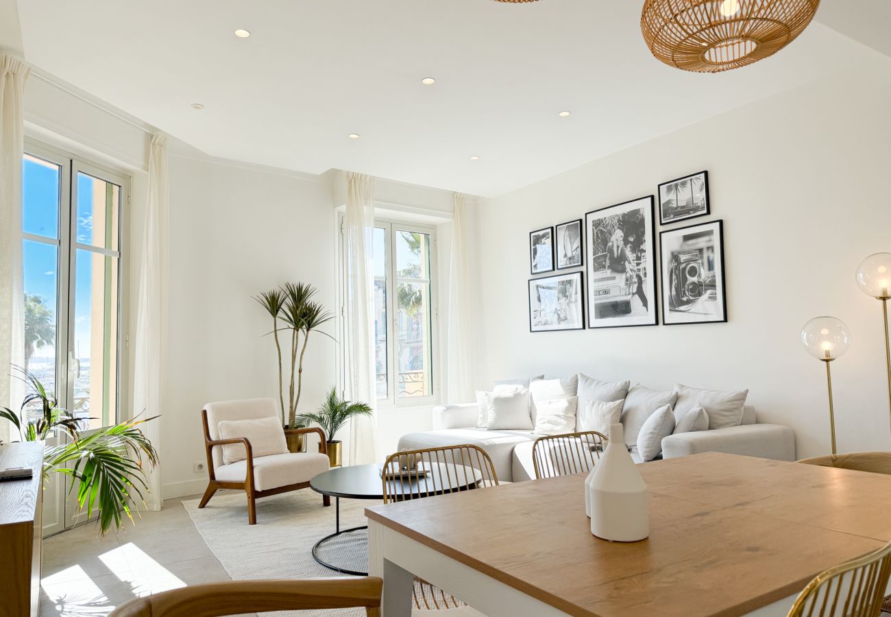 Apartment in Cannes - 4A - APARTMENT FACING PORT & TOWN HALL