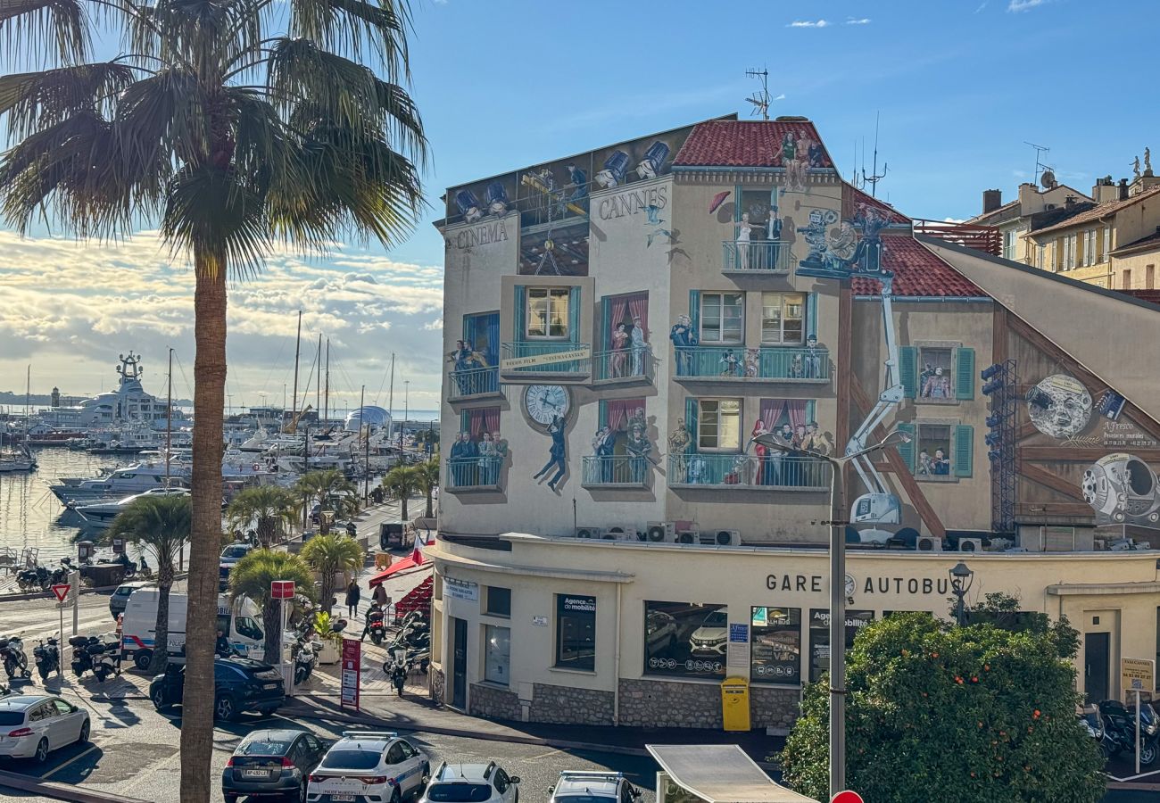 Apartment in Cannes - 5A - APARTMENT FACING PORT & TOWN HALL