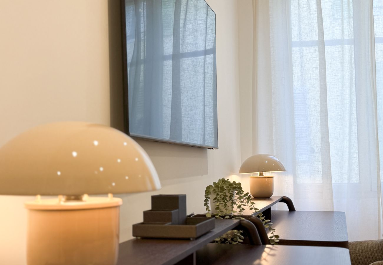 Apartment in Cannes - 5A - APARTMENT FACING PORT & TOWN HALL