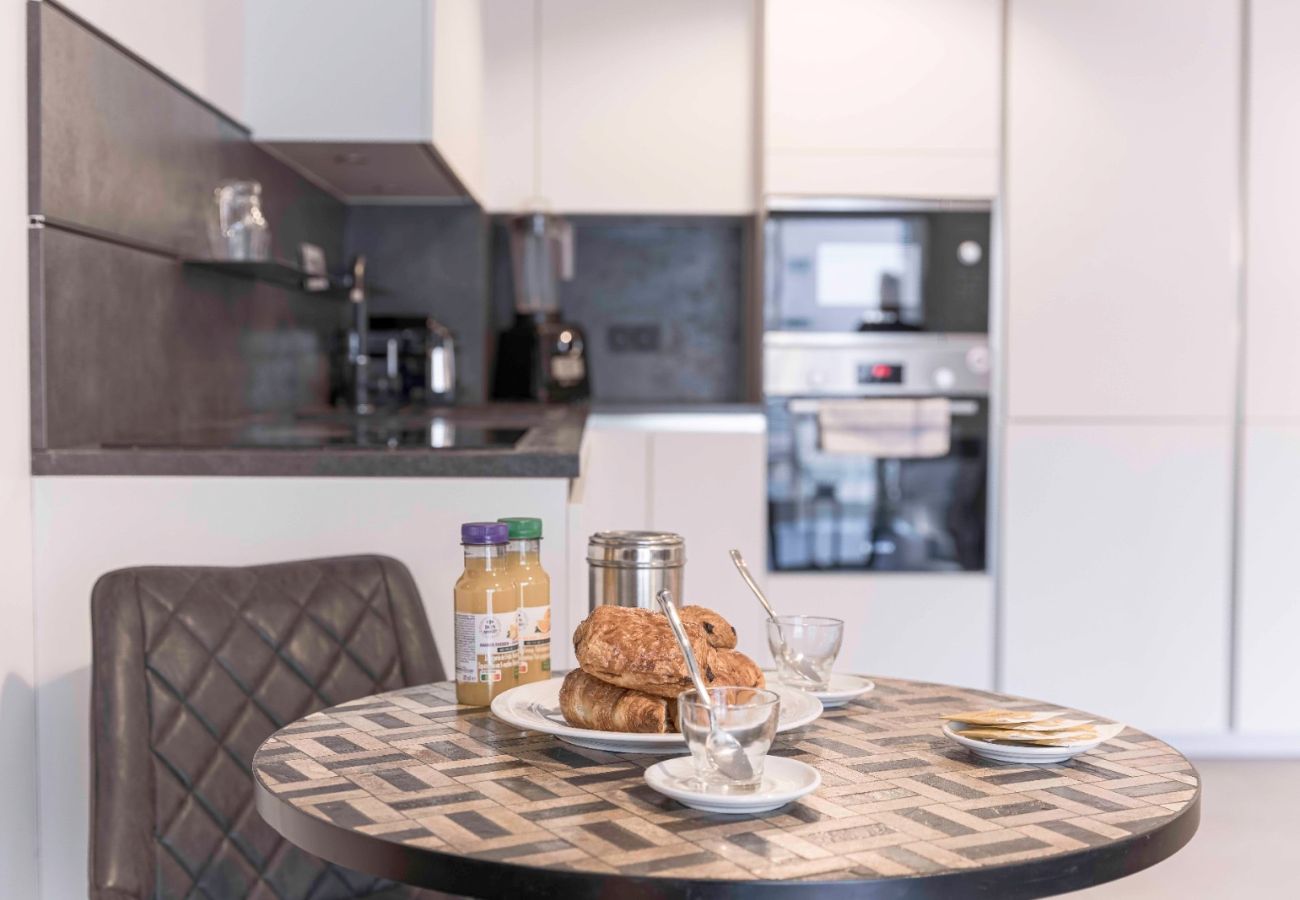 Apartment in Cannes - BEAUTIFUL 1-BR APARTMENT - NEXT TO RUE D'ANTIBES