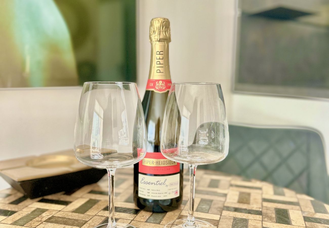 Apartment in Cannes - BEAUTIFUL 1-BR APARTMENT - NEXT TO RUE D'ANTIBES