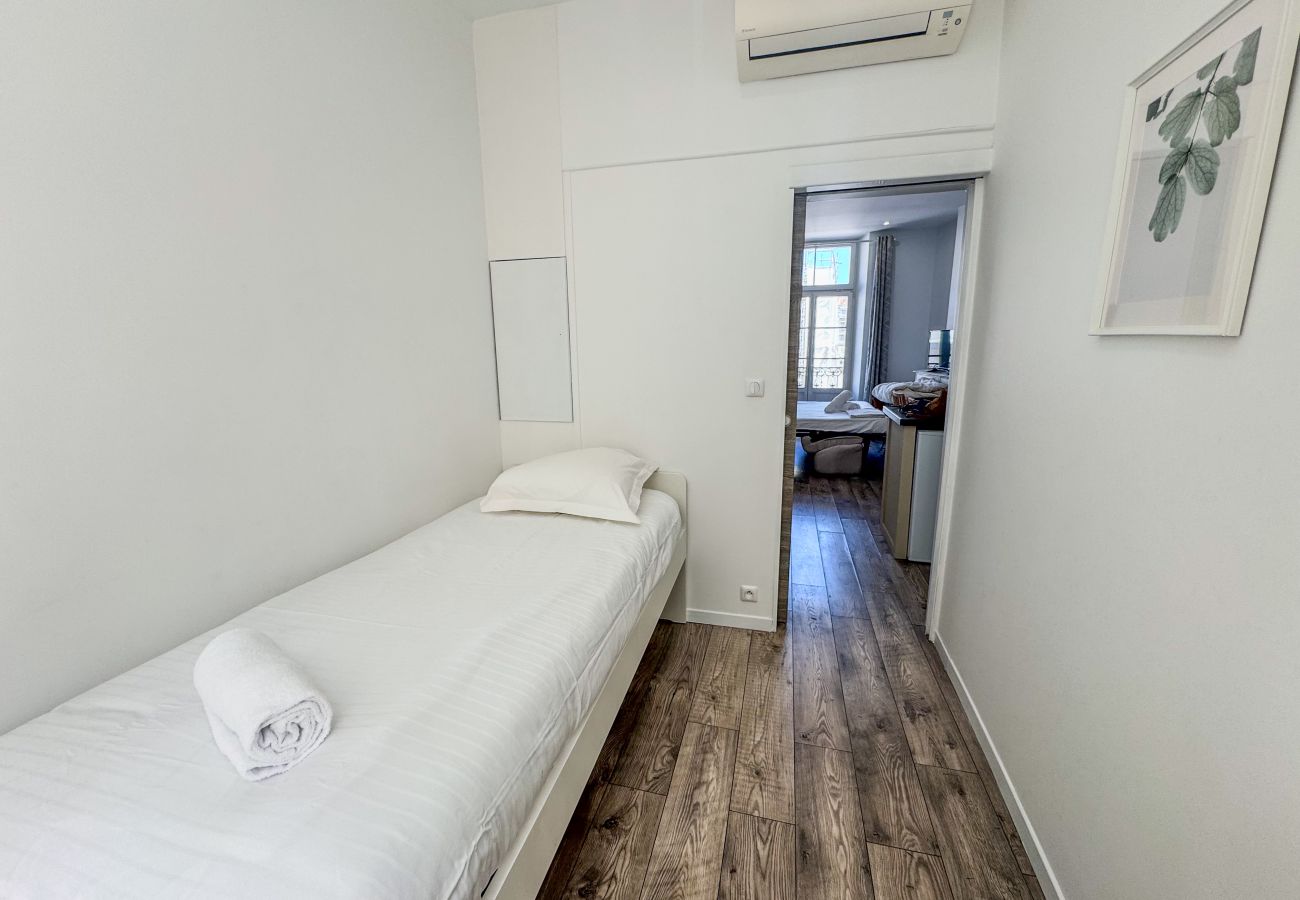 Apartment in Cannes - RED DOOR Forville Market View