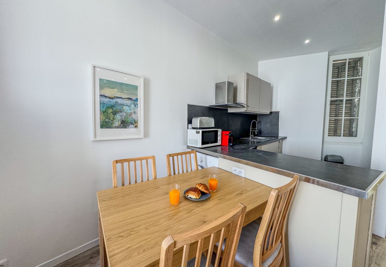 Apartment in Cannes - RED DOOR Forville Market View