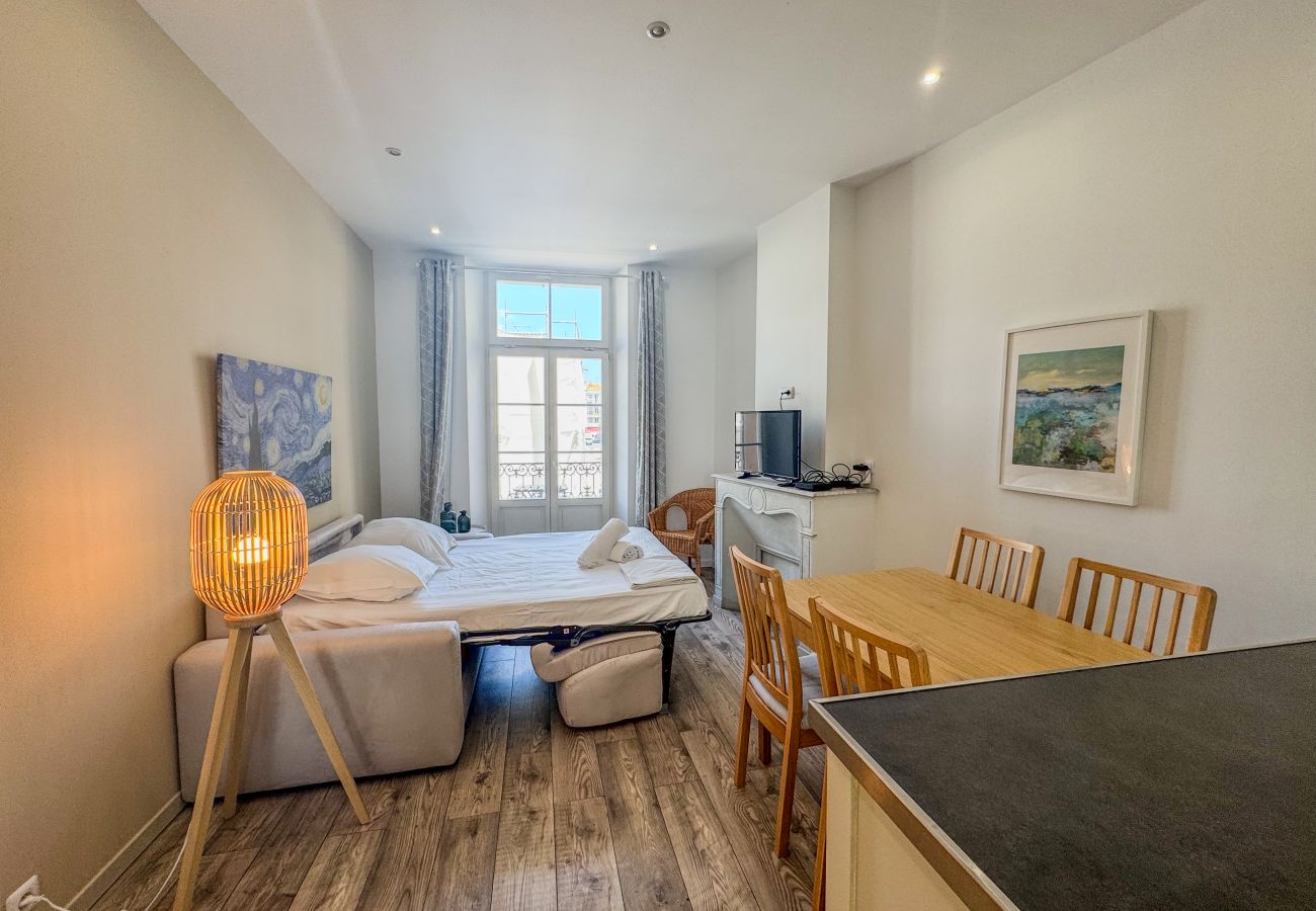 Apartment in Cannes - RED DOOR Forville Market View