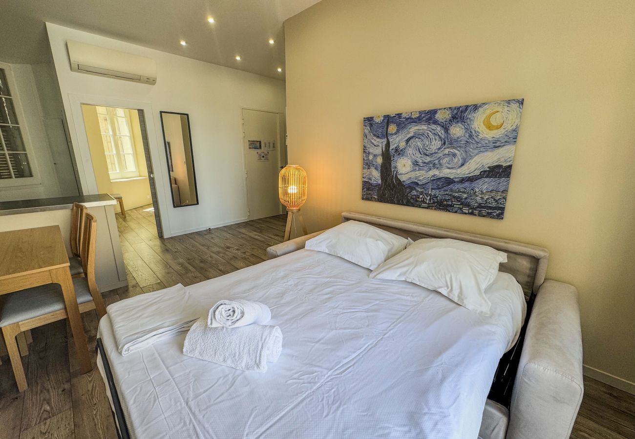 Apartment in Cannes - RED DOOR Forville Market View