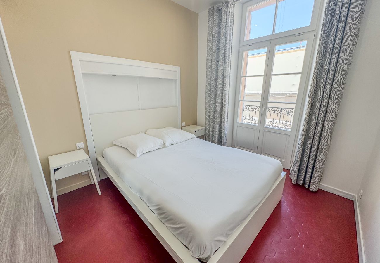 Apartment in Cannes - RED DOOR Forville Market View