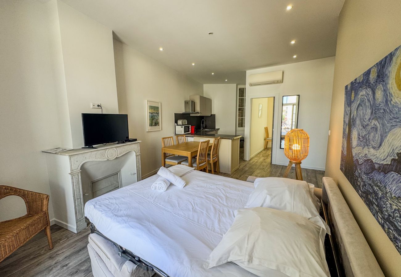 Apartment in Cannes - RED DOOR Forville Market View