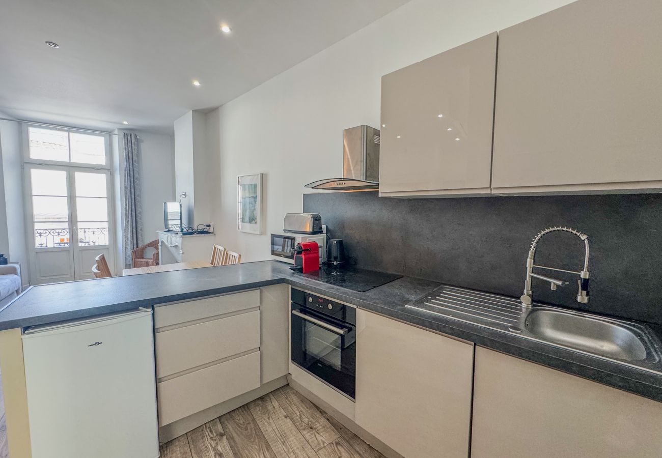 Apartment in Cannes - RED DOOR Forville Market View