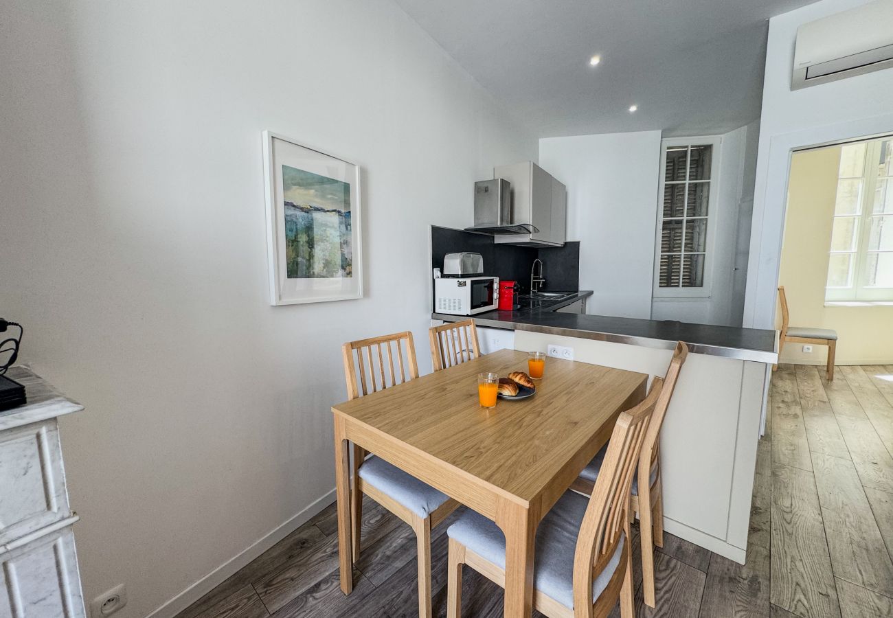 Apartment in Cannes - RED DOOR Forville Market View