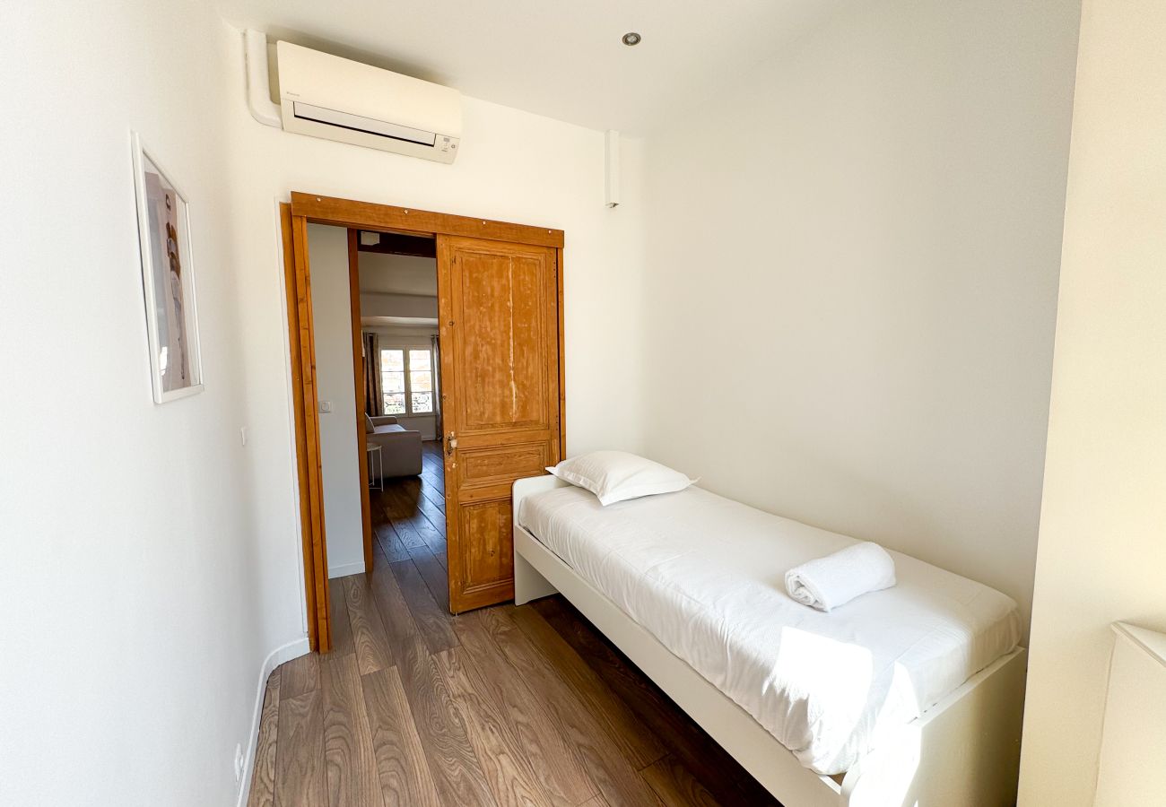 Apartment in Cannes - WOOD Forville Suquet View