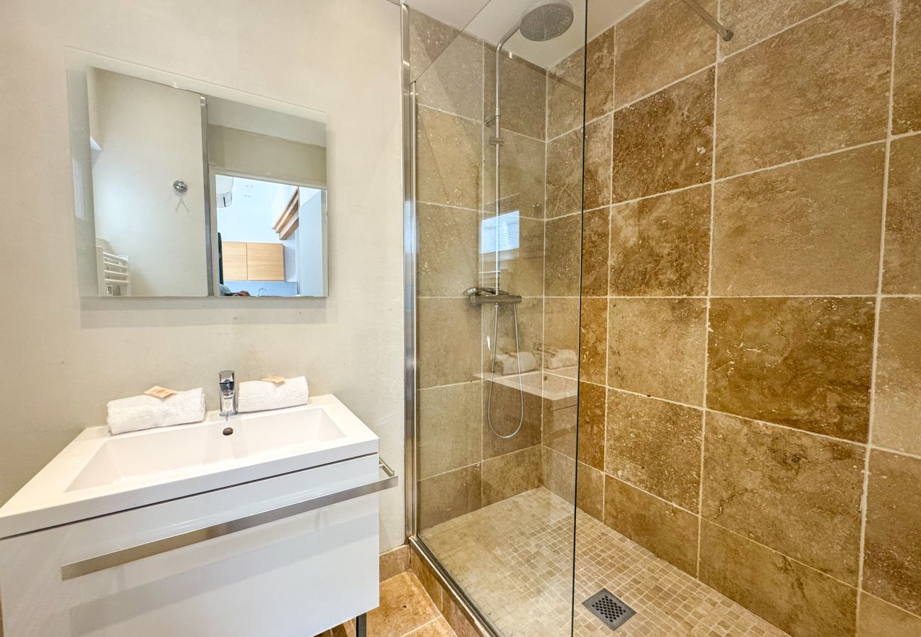 Apartment in Cannes - WOOD Forville Suquet View