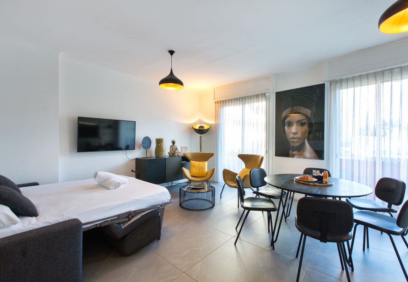 Apartment in Cannes - YELLOW DUBOY D'ANGERS 2 BEDROOMS