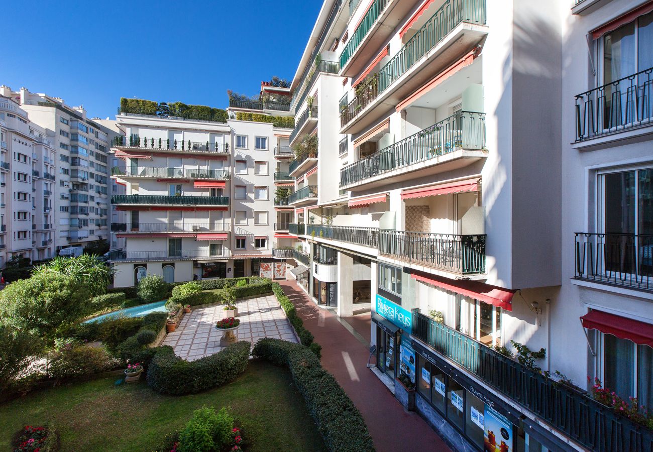 Apartment in Cannes - YELLOW DUBOY D'ANGERS 2 BEDROOMS