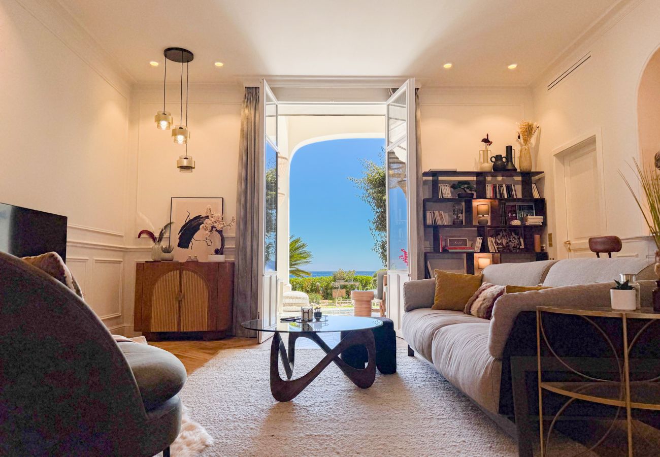 Apartment in Cannes - SEA FRONT CANNES CENTER