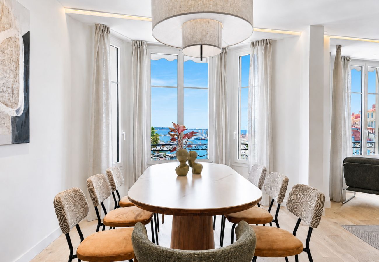 Apartment in Cannes - 8A - APARTMENT FACING PORT AND TOWN HALL