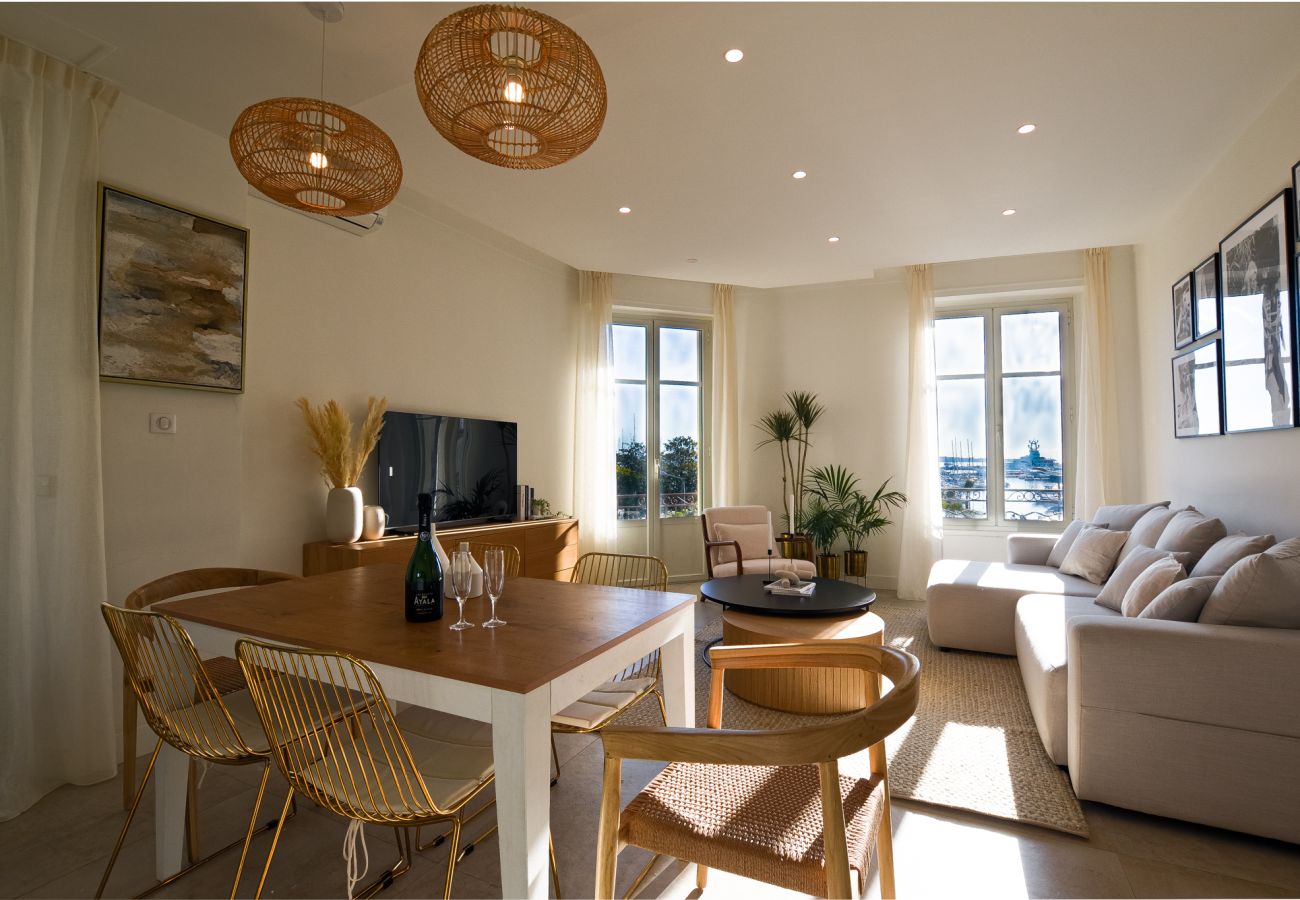 Appartement à Cannes - 4A - APARTMENT FACING PORT & TOWN HALL