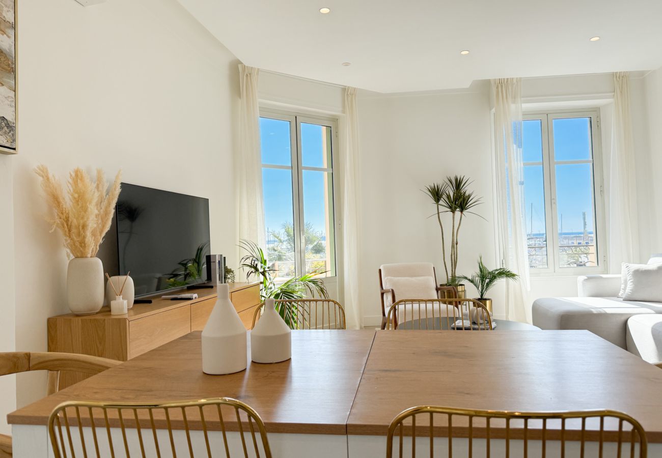 Appartement à Cannes - 4A - APARTMENT FACING PORT & TOWN HALL