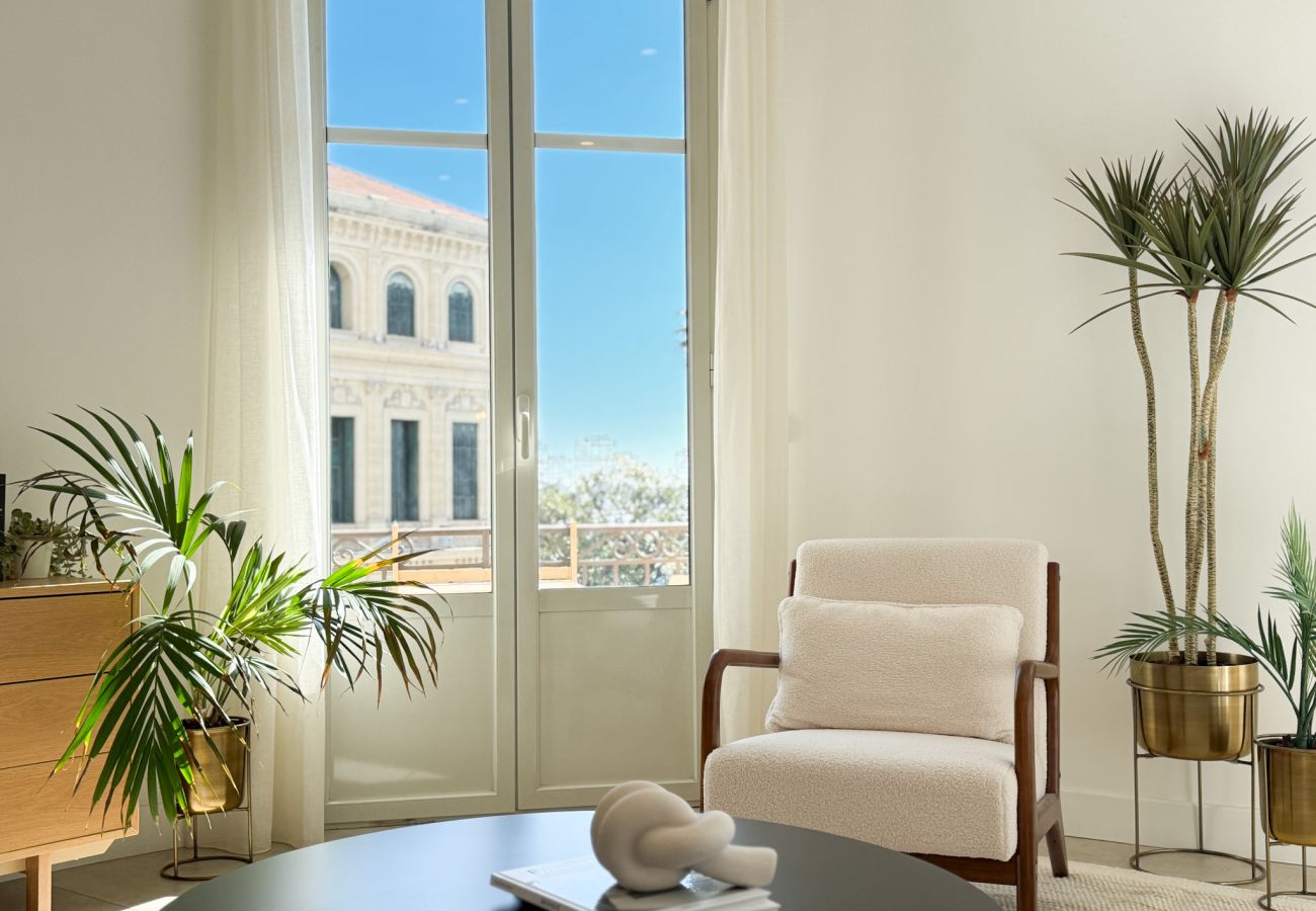 Appartement à Cannes - 4A - APARTMENT FACING PORT & TOWN HALL