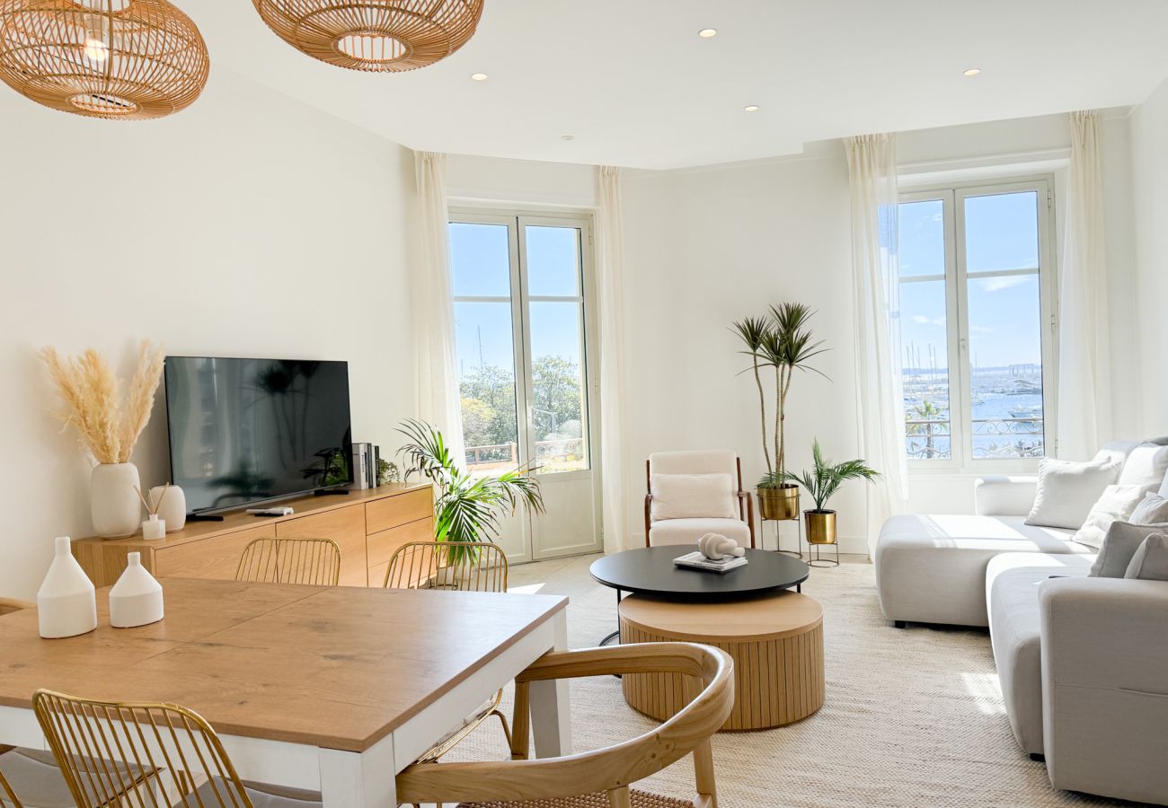 Appartement à Cannes - 4A - APARTMENT FACING PORT & TOWN HALL
