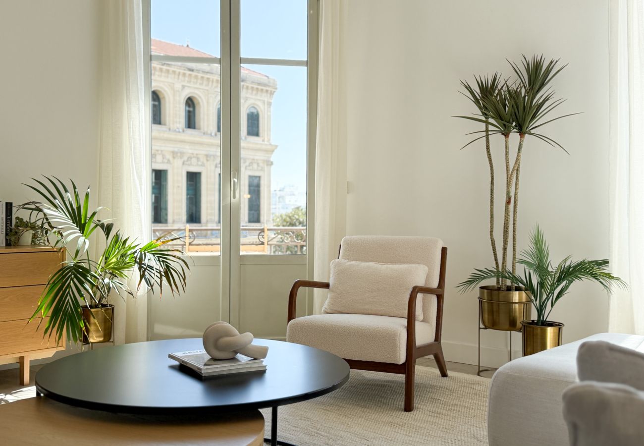 Appartement à Cannes - 4A - APARTMENT FACING PORT & TOWN HALL