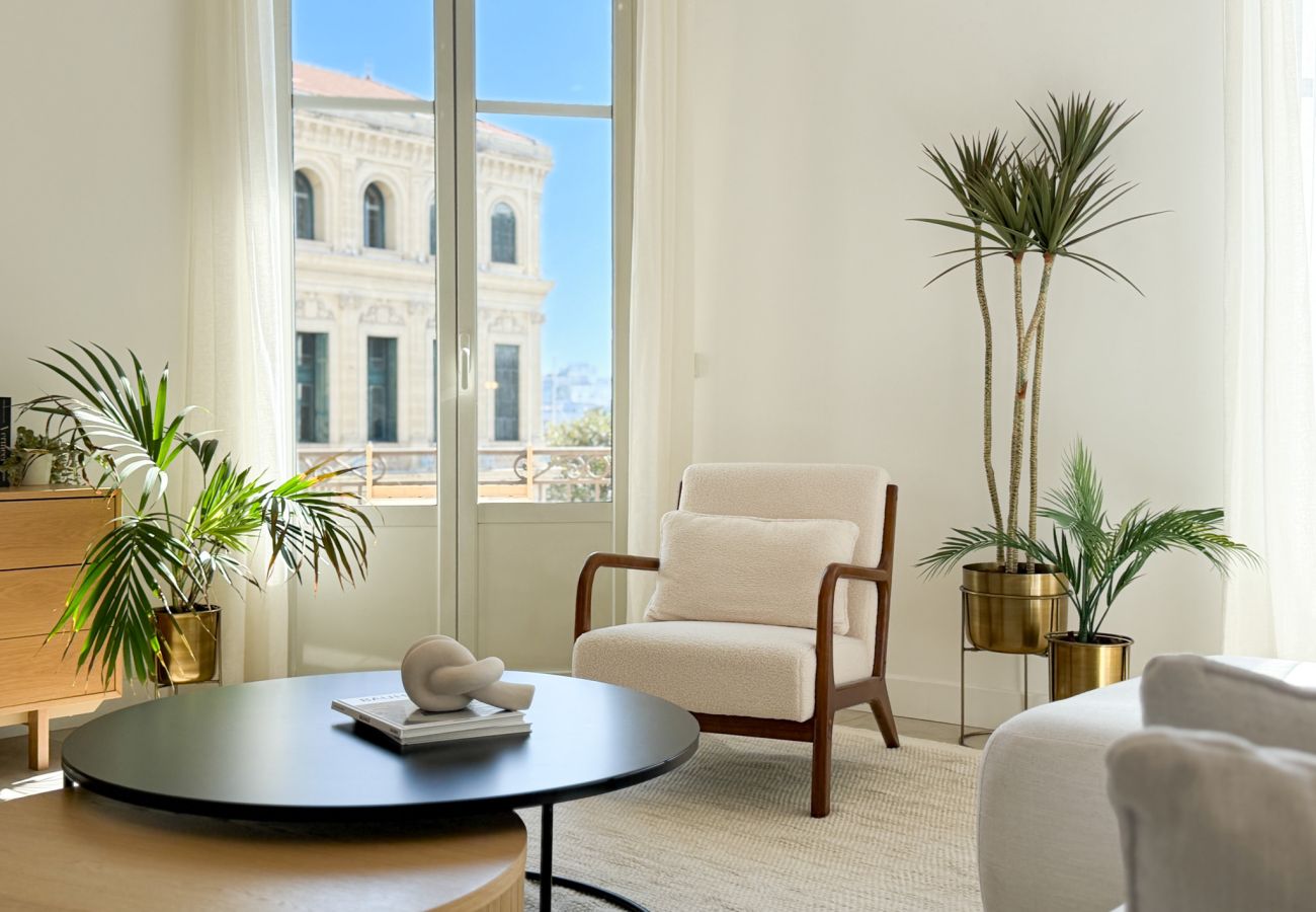 Appartement à Cannes - 4A - APARTMENT FACING PORT & TOWN HALL