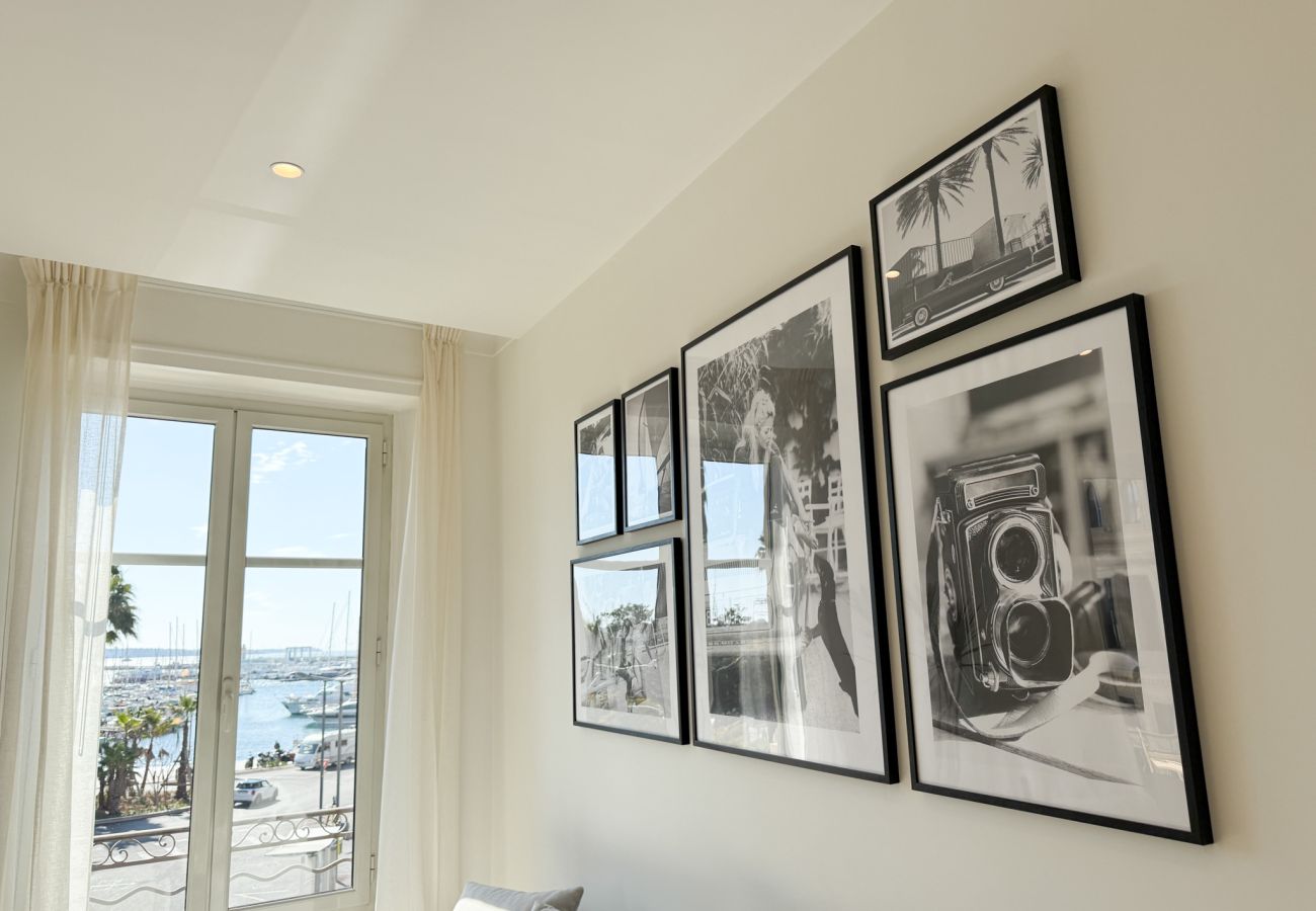Appartement à Cannes - 4A - APARTMENT FACING PORT & TOWN HALL