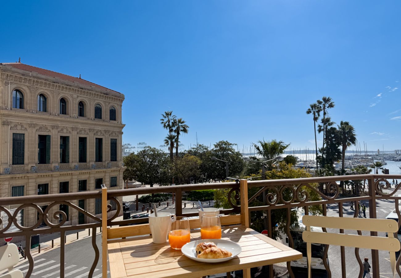 Appartement à Cannes - 4A - APARTMENT FACING PORT & TOWN HALL