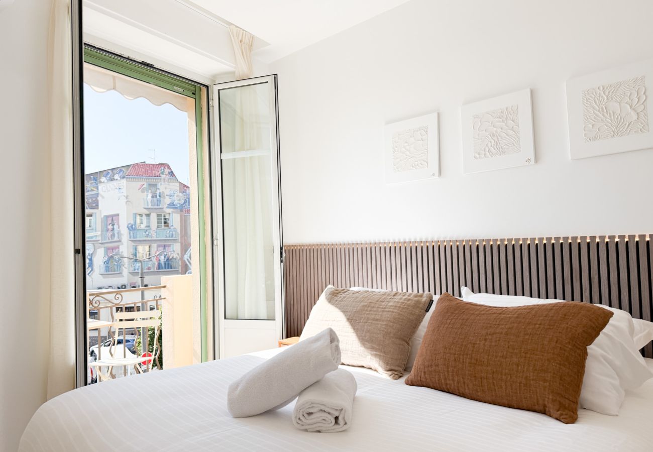 Appartement à Cannes - 5A - APARTMENT FACING PORT & TOWN HALL