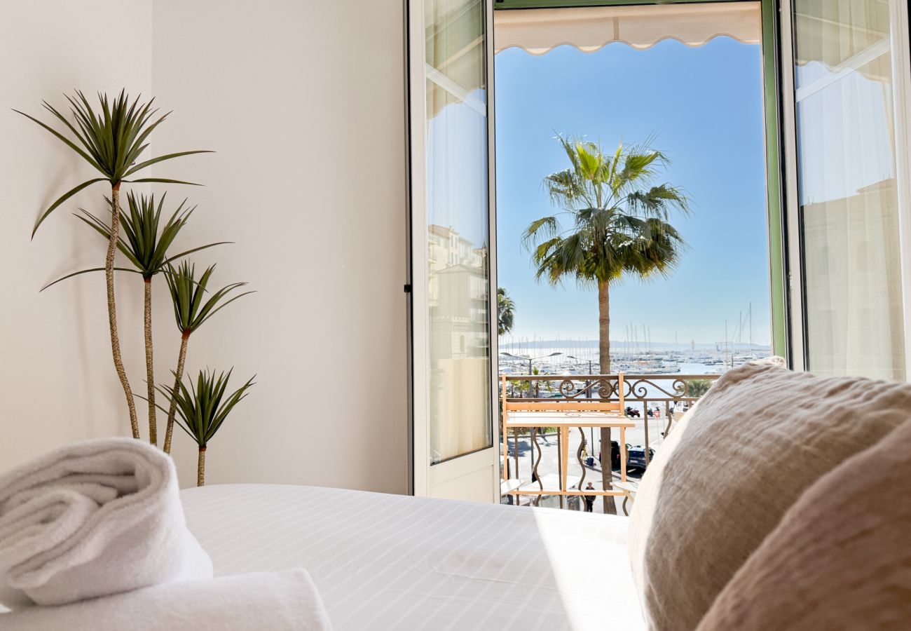 Appartement à Cannes - 5A - APARTMENT FACING PORT & TOWN HALL