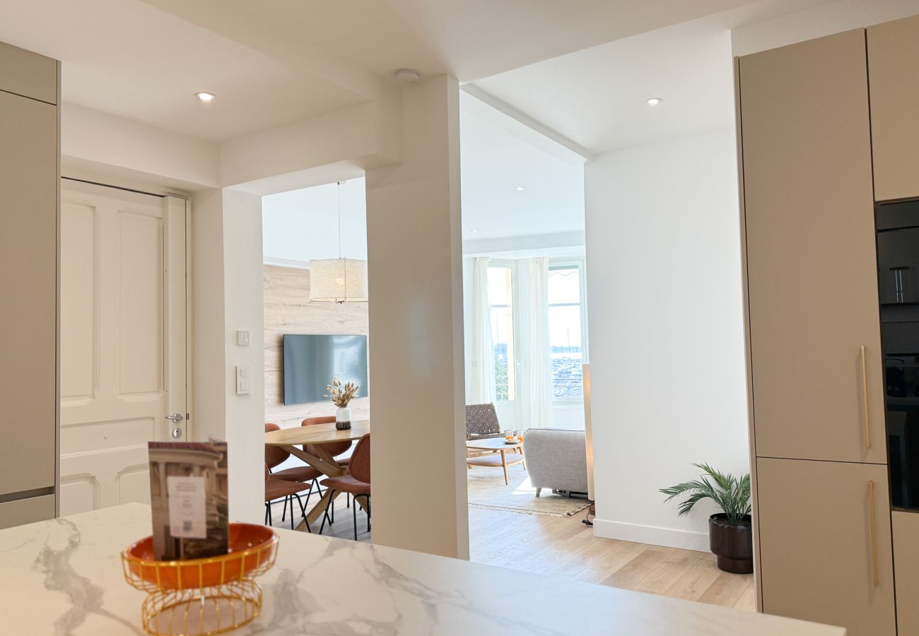 Appartement à Cannes - 5A - APARTMENT FACING PORT & TOWN HALL