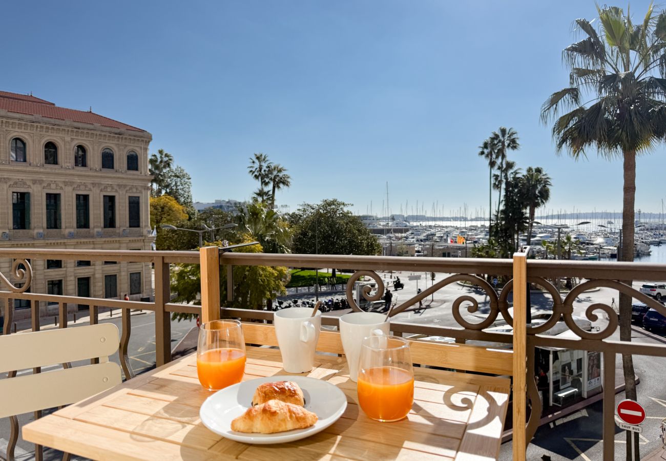 Appartement à Cannes - 5A - APARTMENT FACING PORT & TOWN HALL