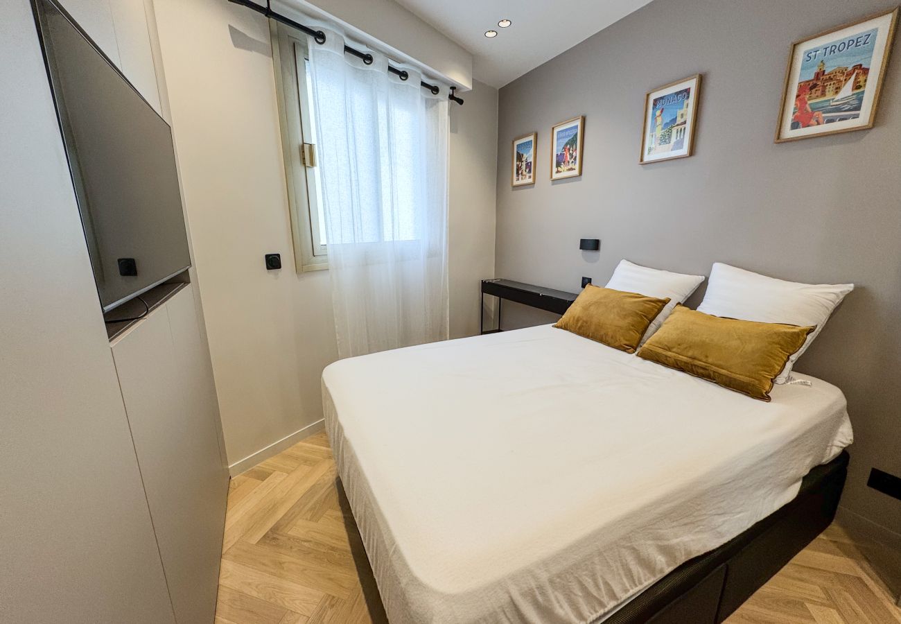 Appartement à Cannes - GRAY DUBOY D'ANGERS Luxury 3 bedrooms  Croisette B