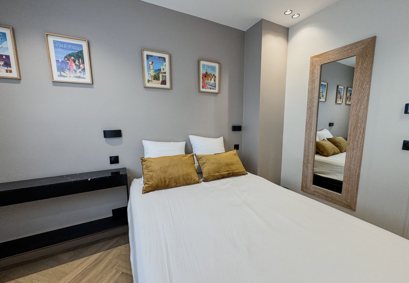Appartement à Cannes - GRAY DUBOY D'ANGERS Luxury 3 bedrooms  Croisette B