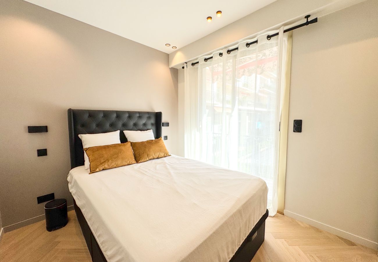 Appartement à Cannes - GRAY DUBOY D'ANGERS Luxury 3 bedrooms  Croisette B