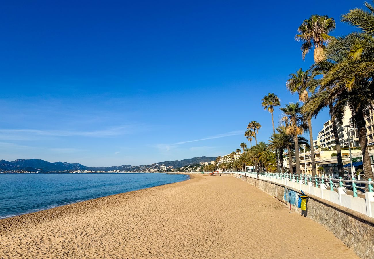Appartement à Cannes - GRAY DUBOY D'ANGERS Luxury 3 bedrooms  Croisette B