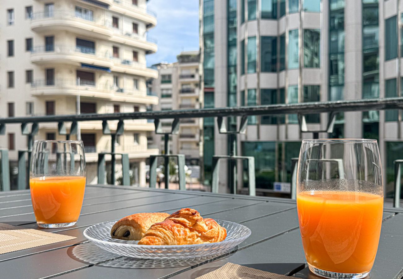 Appartement à Cannes - GRAY DUBOY D'ANGERS Luxury 3 bedrooms  Croisette B