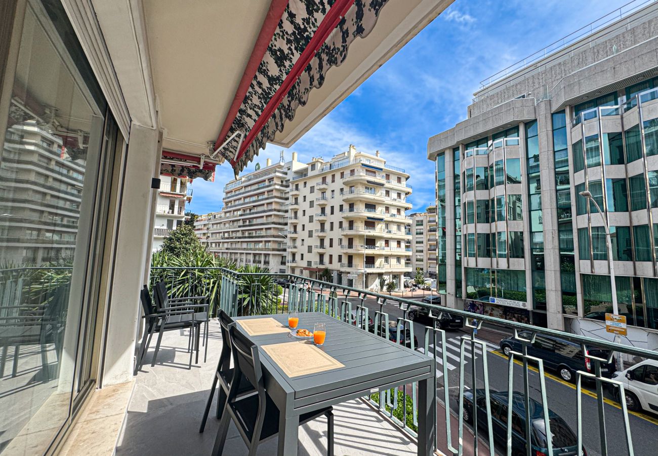 Appartement à Cannes - GRAY DUBOY D'ANGERS Luxury 3 bedrooms  Croisette B