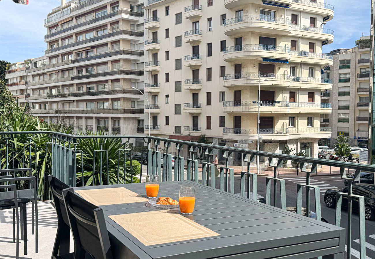 Appartement à Cannes - GRAY DUBOY D'ANGERS Luxury 3 bedrooms  Croisette B