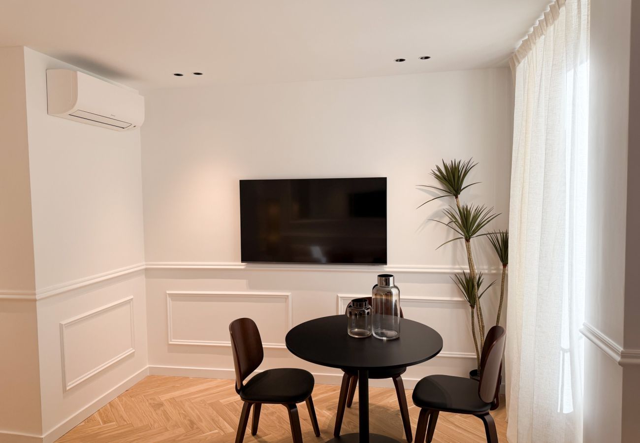 Appartement à Cannes - The Forville – Elegant 2-Bedroom Apartment