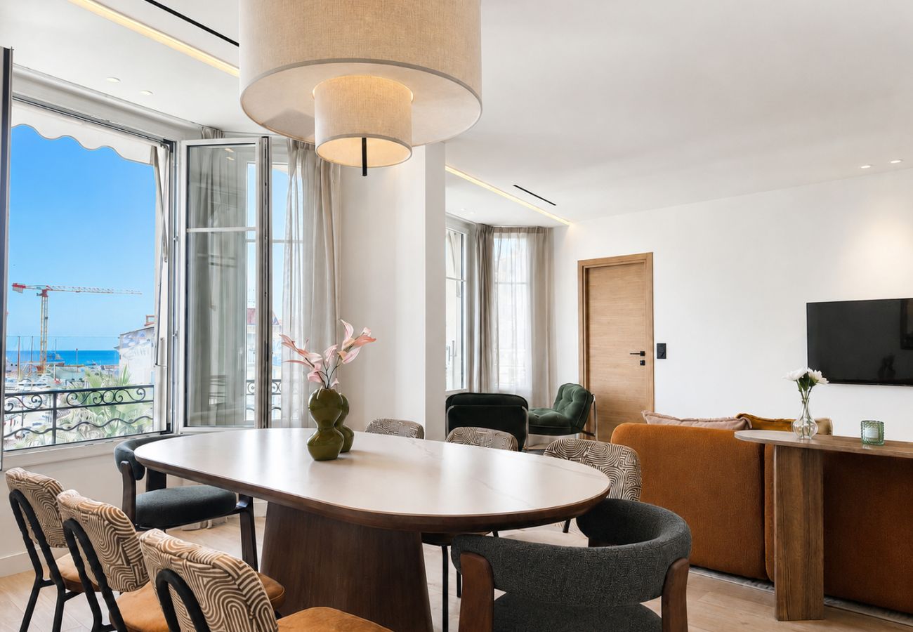 Appartement à Cannes - 8A - APARTMENT FACING PORT AND TOWN HALL