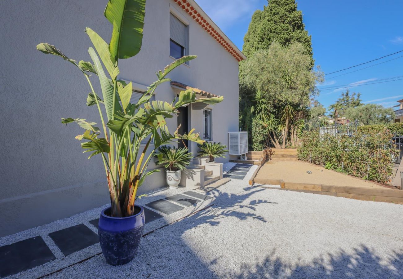 Maison à Cannes - L'Olivier by Emma